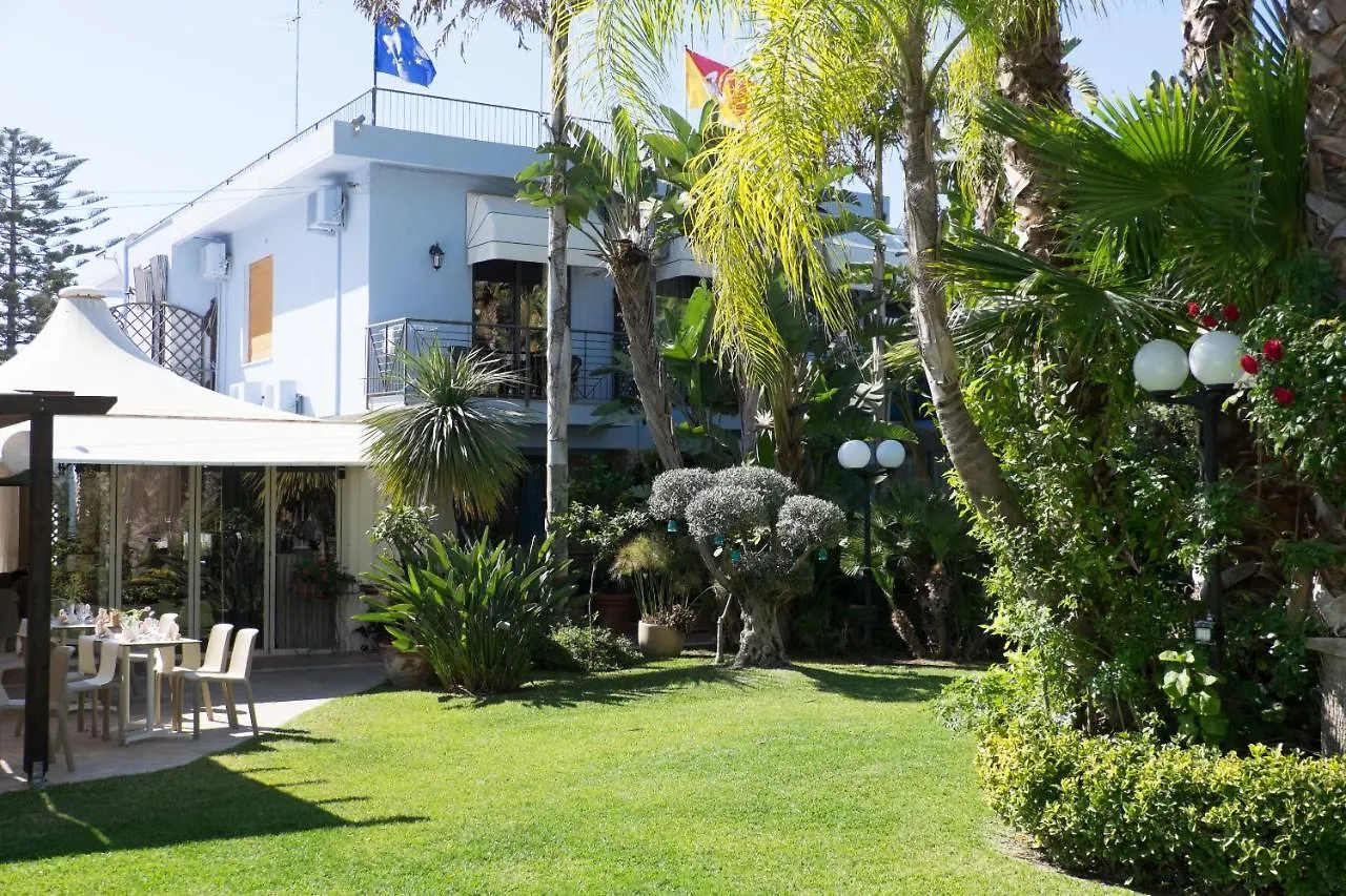 Hotel Villamare Fontane Bianche 4*,  Italy